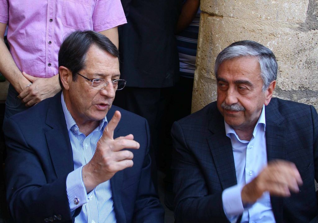Καλύτερο το κλίμα στις συνομιλίες Αναστασιάδη – Ακιντζί