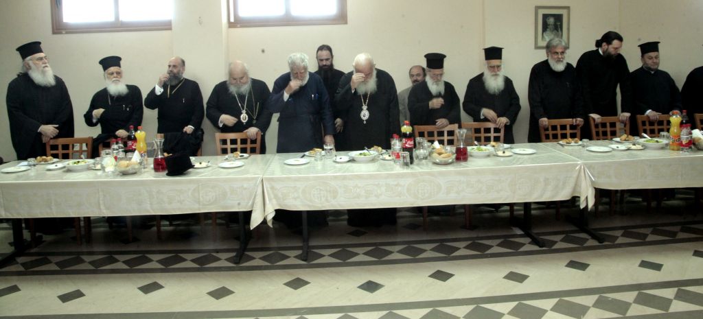 Ιερά Σύνοδος: Εκτροπή της οικογένειας το σύμφωνο συμβίωσης