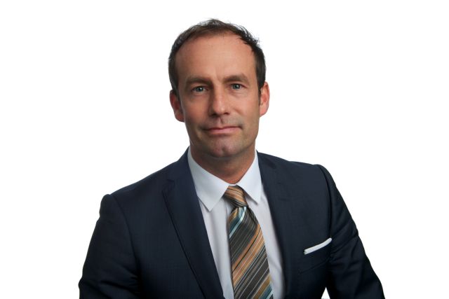 Simon Fasdal: «Μια συμφωνία θα οδηγήσει σε ράλι τις μετοχές και τα ομόλογα»