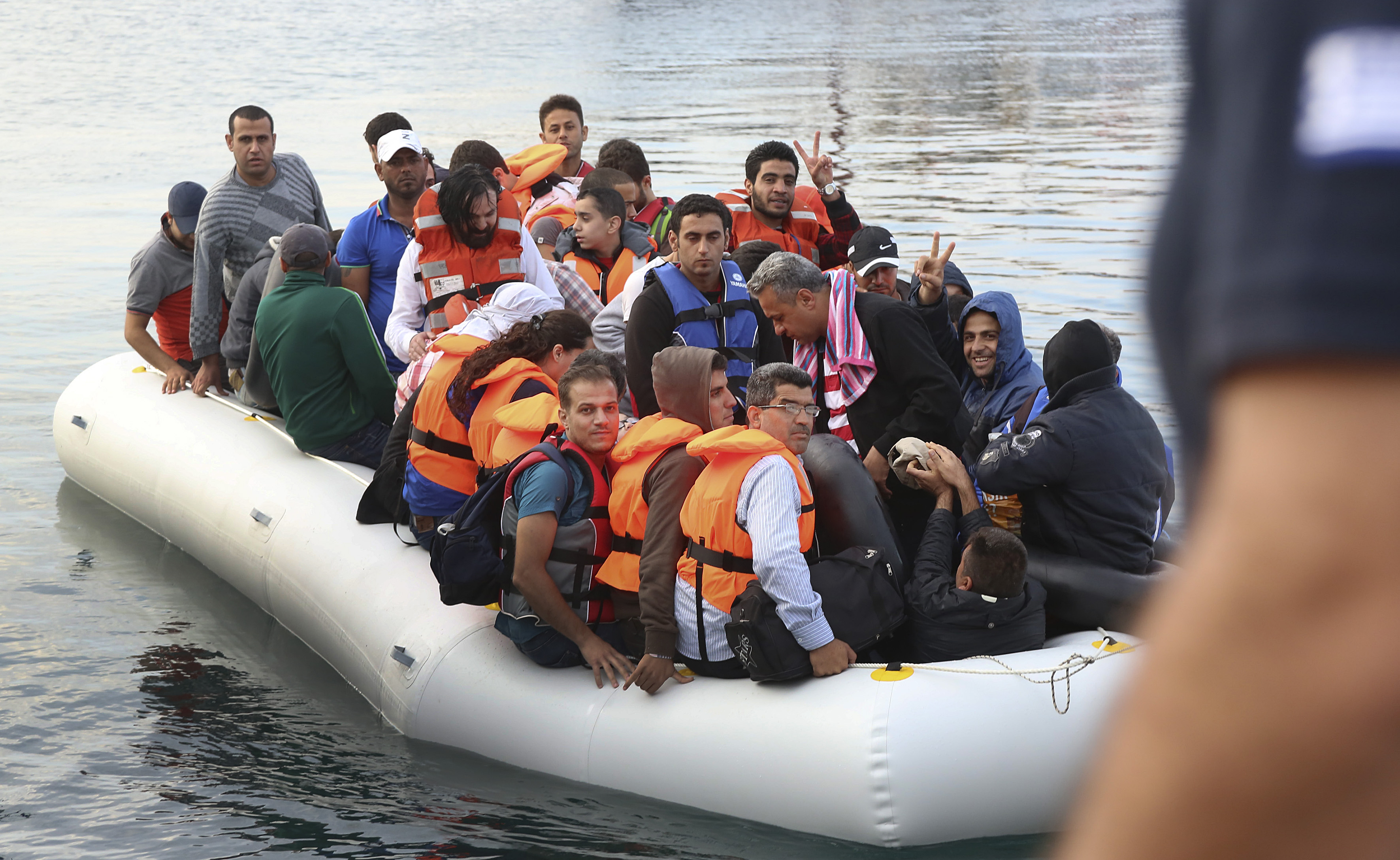 Δήμαρχος Λέσβου: Ζητά άδεια για ναύλωση πλοίου για μεταφορά προσφύγων