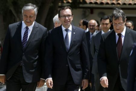 Αναστασιάδης – Ακιντζί: Ανοιγμα περισσότερων οδοφραγμάτων