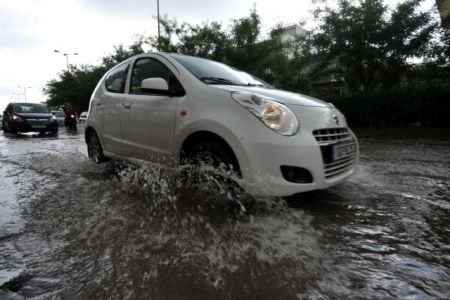 Καταιγίδες και πτώση της θερμοκρασίας από το βράδυ της Κυριακής