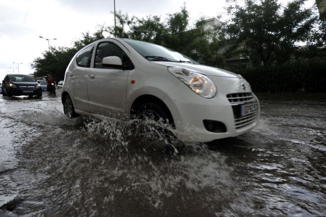 Καταιγίδες και πτώση της θερμοκρασίας από το βράδυ της Κυριακής