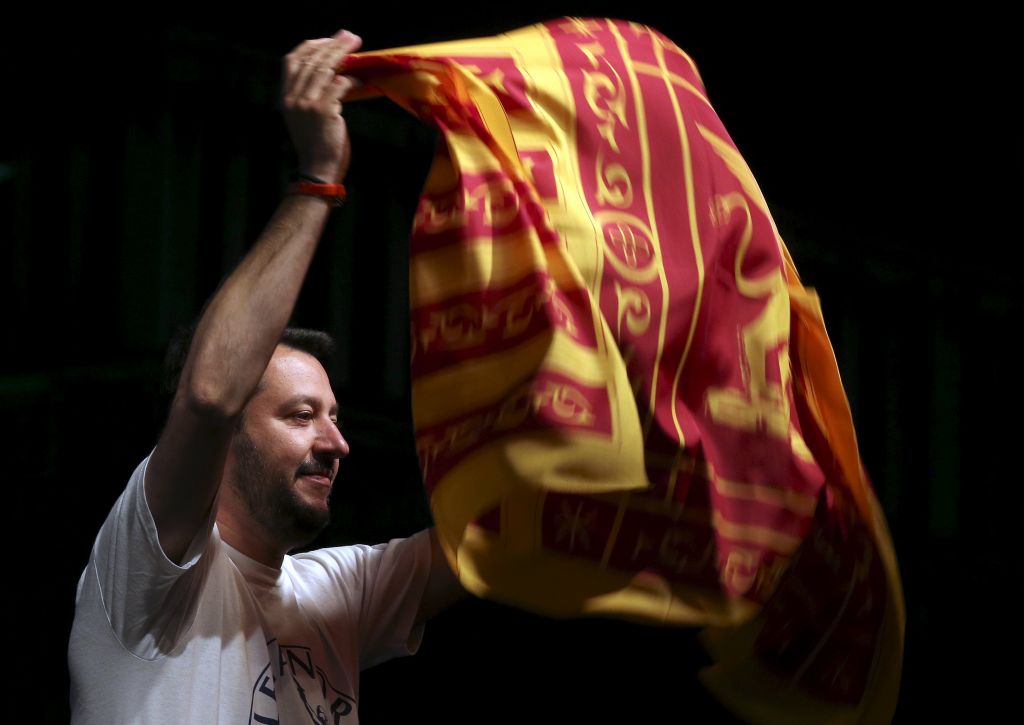 Σαλβίνι: Από σήμερα και η Ιταλία λέει «όχι» στους… μετανάστες