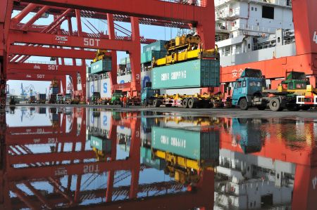 Κίνα: Σταθερός ρυθμός ανάπτυξης στο γ’ τρίμηνο