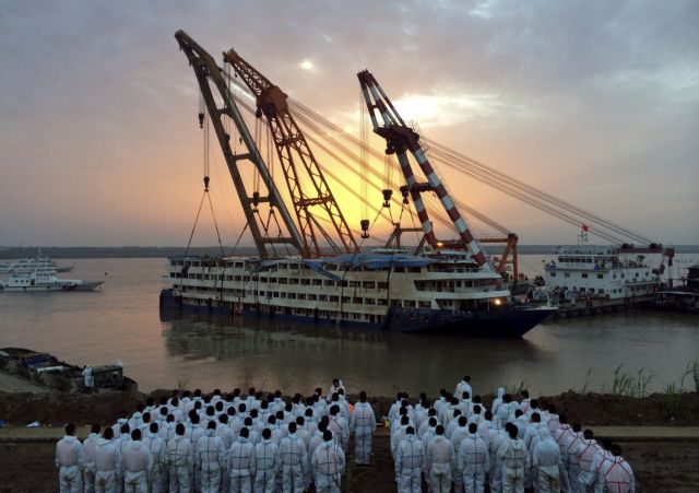 Περισσότεροι από 100 οι νεκροί του ναυαγίου στον ποταμό Γιανγκτσέ