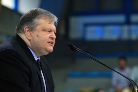 Βενιζέλος: Δύσκολο να τηρηθούν οι υποσχέσεις, αναπόφευκτες οι θυσίες