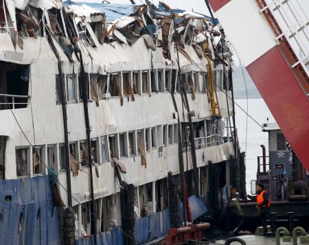 Κίνα: Ξεπέρασαν τους 400 οι νεκροί του ναυαγίου στον Γιανγκτσέ