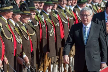 Γιούνκερ: Δεν μίλησα με τον Τσίπρα γιατί δεν έστειλε τις προτάσεις