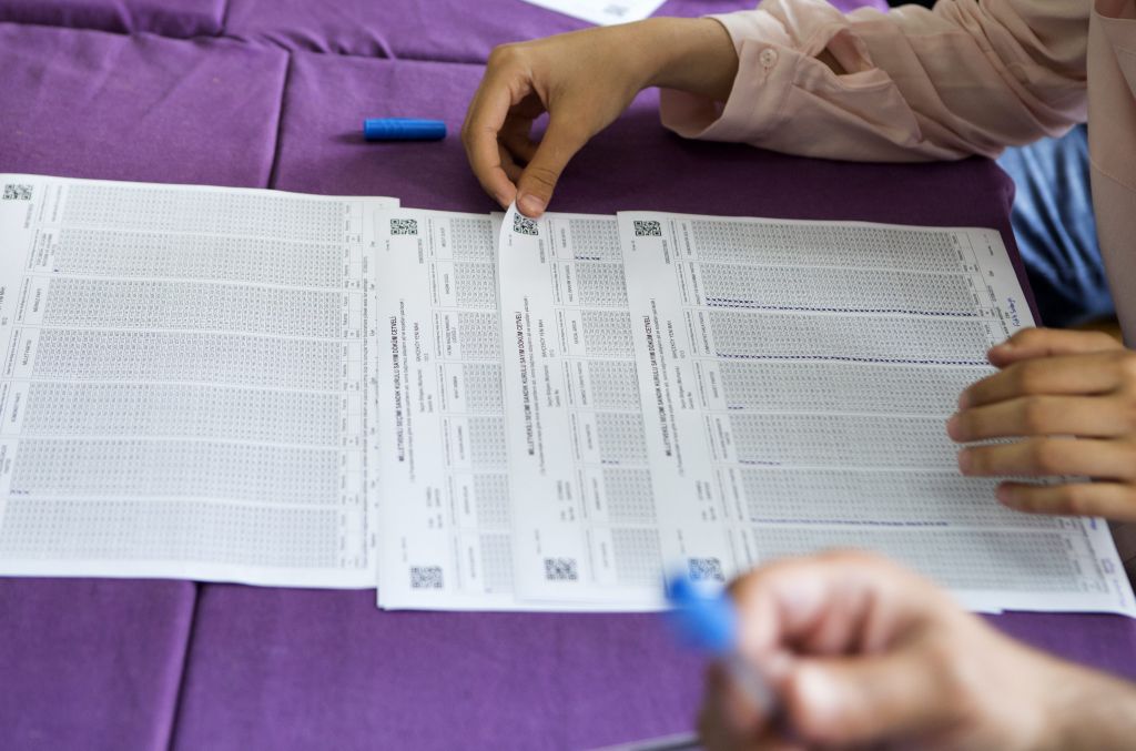 Τουρκία: Μάχη για να διατηρήσει  την αυτοδυναμία δίνει  το κυβερνών κόμμα