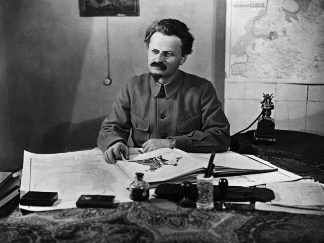 Σκέψεις και όνειρα ενός σκοτεινού μύθου