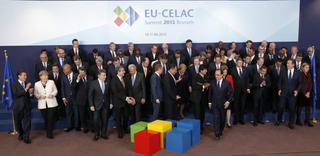 Αρση του εμπάργκο στην Κούβα από τις ΗΠΑ ζητούν ΕΕ και Λατινική Αμερική