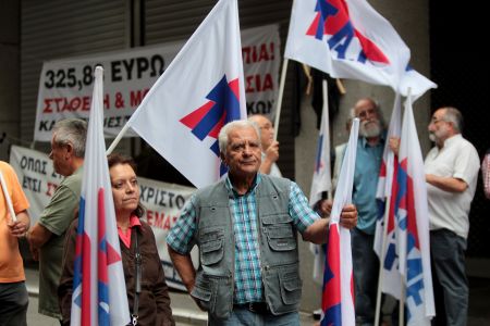 Συμβολική κατάληψη του υπουργείου Οικονομικών από μέλη του ΠΑΜΕ