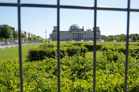 Το Βερολίνο πιέζει σε βαθμό ασφυξίας την Αθήνα