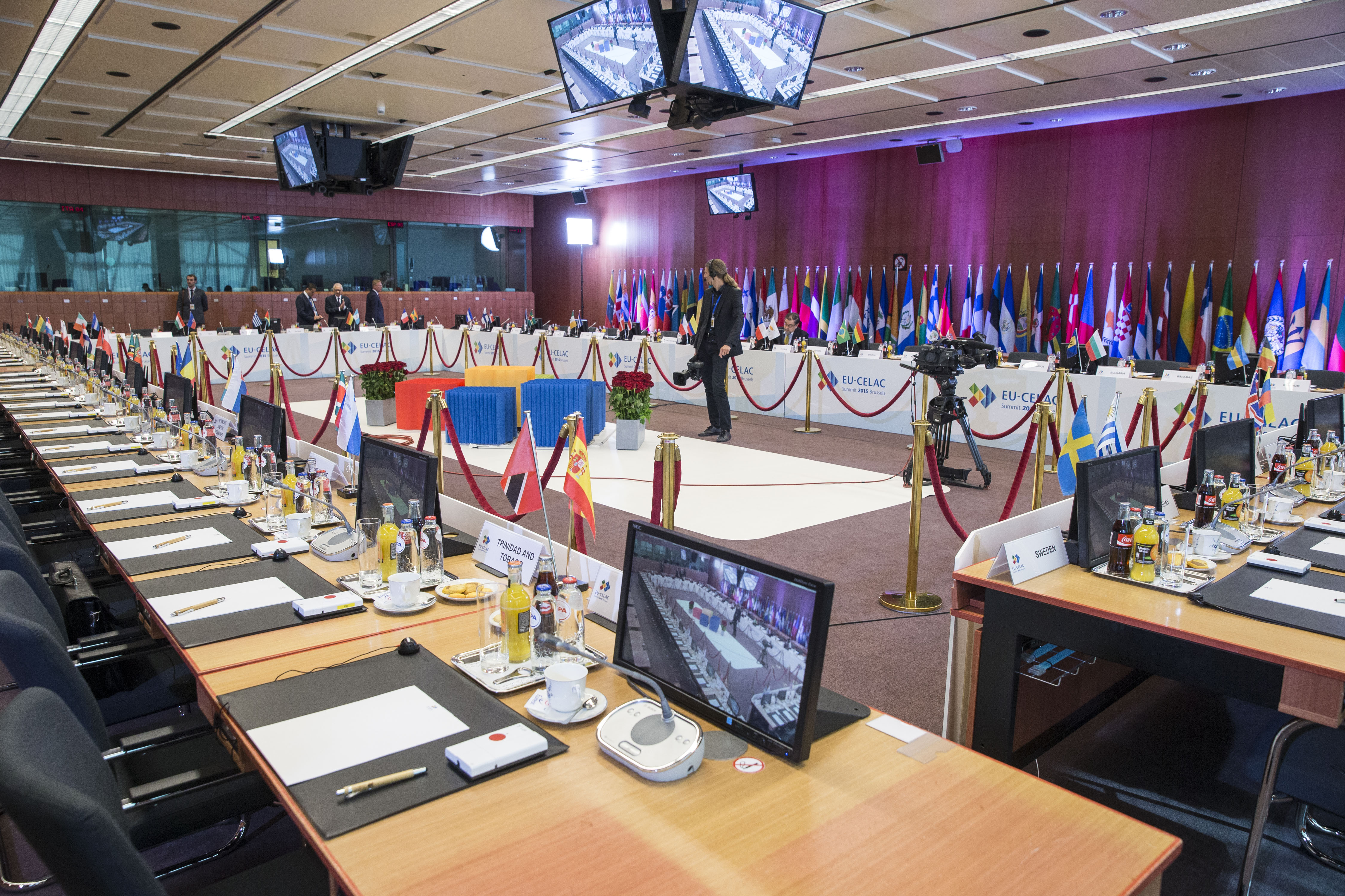 Αξιωματούχος των Βρυξελλών:«Tο πρόγραμμα λήγει σε 14 ημέρες, 12 ώρες και 15 λεπτά»