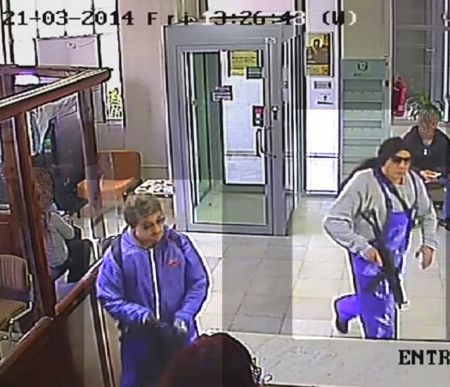 Στη δημοσιότητα φωτογραφίες από τη δράση δύο ληστών της Ν. Αγχιάλου