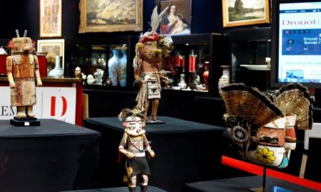 Ιερές μάσκες στο σφυρί!