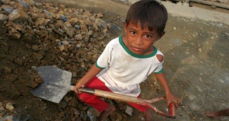 UNICEF: 168 εκατομμύρια παιδιά, παγκοσμίως, αναγκάζονται να δουλεύουν