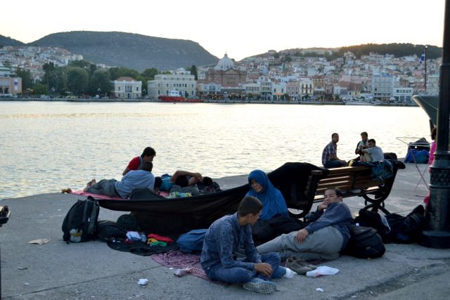 Στον Πειραιά μεταφέρονται από την Μυτιλήνη 2.000 μετανάστες