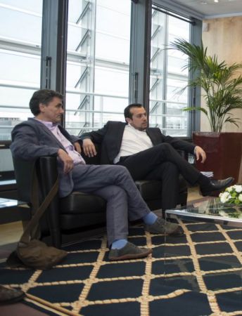 Στο παρά πέντε τρέχουν να σώσουν την παρτίδα