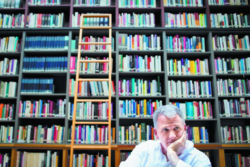 Τίμοθι Σνάιντερ: «Η δημοκρατία χρειάζεται ανθρώπους που συμπεριφέρονται διαφορετικά από την πλειοψηφία»