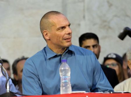 Βαρουφάκης στο Spiegel: Ρωτήστε την Μέρκελ αν θα έχουμε συμφωνία