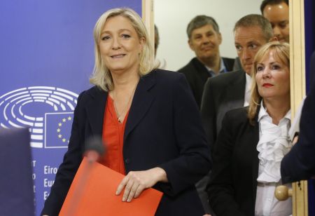 Λεπέν: Πανηγυρίζει για το αποτέλεσμα του δημοψηφίσματος