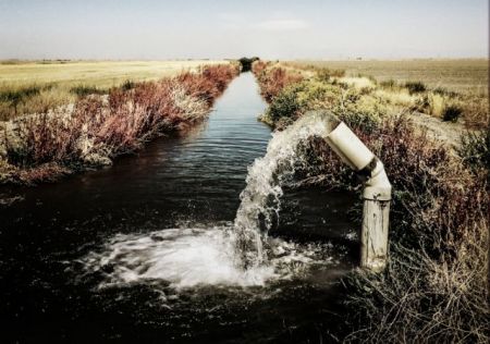 Η στάθμη πέφτει στο πηγάδι της ανθρωπότητας