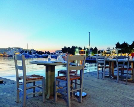 Γαστρονομικός περίπατος στο Πόρτο Καρράς