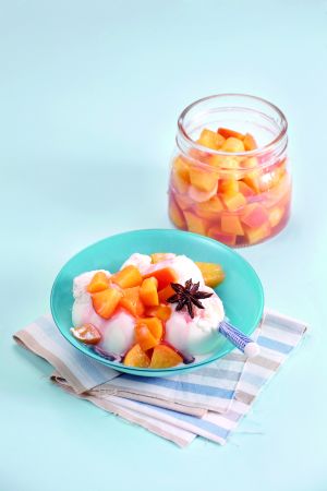 Μαριναρισμένα ροδάκινα με μπαχαρικά