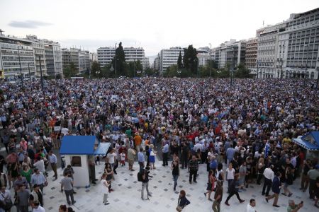 Μεγάλη συγκέντρωση «Μένουμε Ευρώπη» στο Σύνταγμα