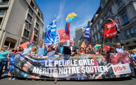 Βρυξέλλες: μεγάλη συγκέντρωση αλληλεγγύης προς την Ελλάδα
