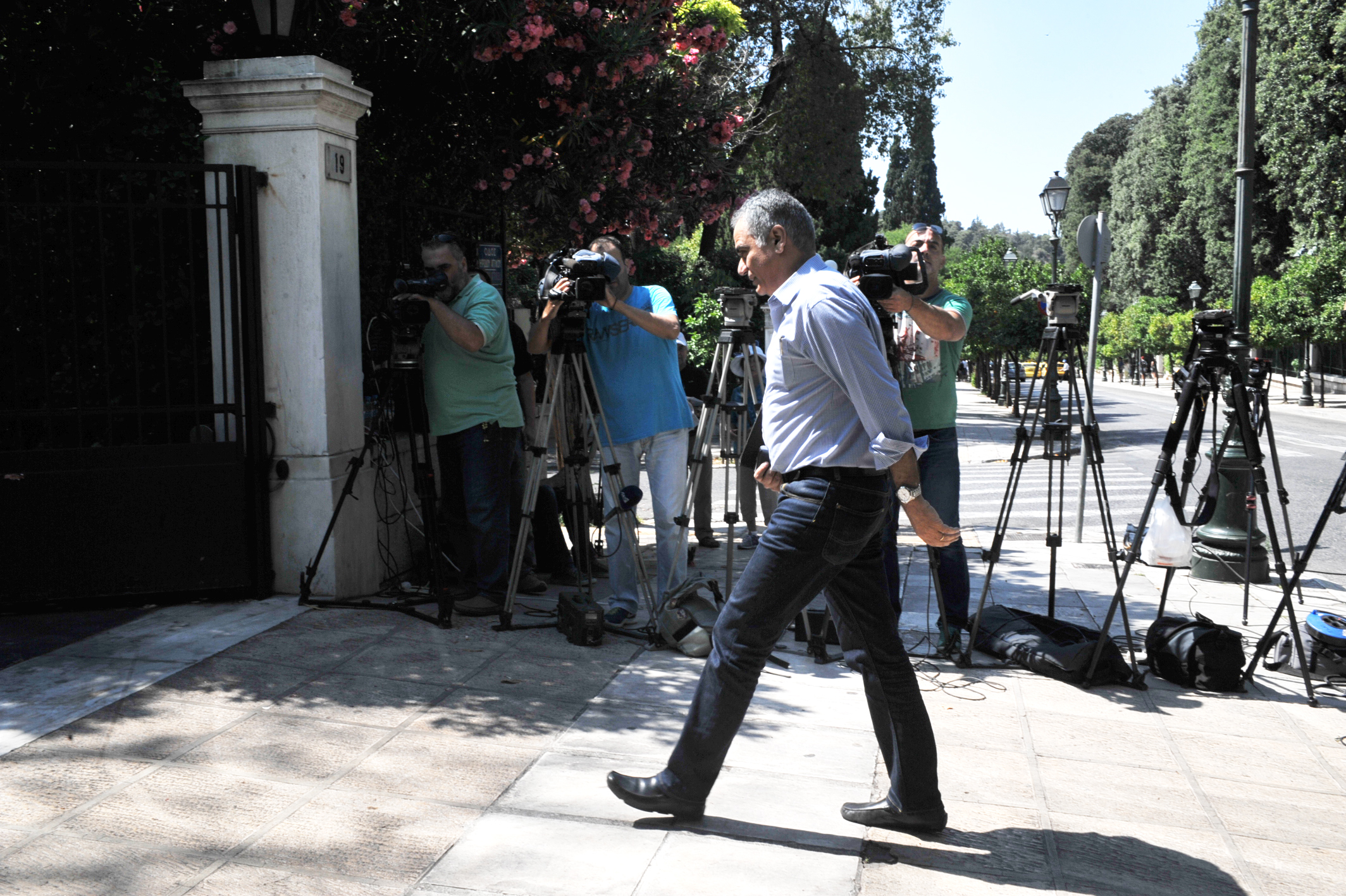 Σκουρλέτης: Προϋπόθεση για συμφωνία η διευθέτηση του χρέους