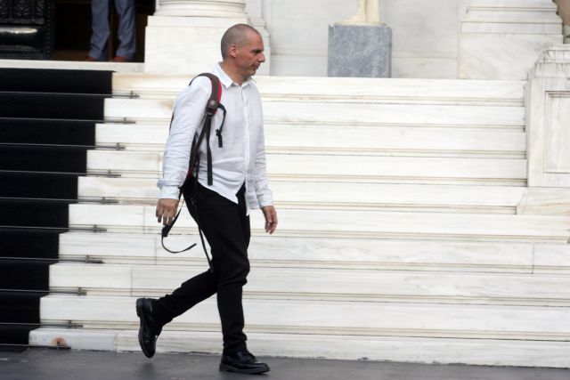 Finance Minister Varoufakis announces resignation