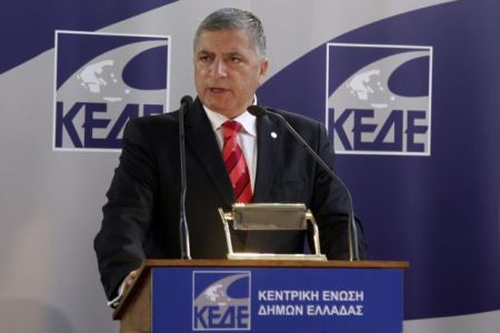 Υπουργείο Εργασίας:  Δεν εξαιρούνται οι αιρετοί από τον «κόφτη» συντάξεων