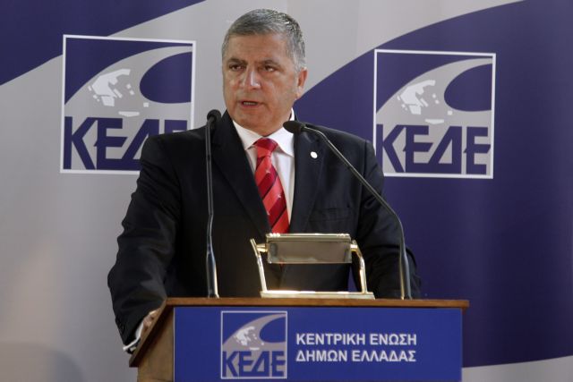 Υπουργείο Εργασίας: Δεν εξαιρούνται οι αιρετοί από τον «κόφτη» συντάξεων