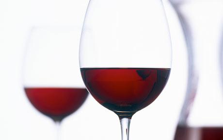 Αδυνατίστε… πίνοντας κόκκινο κρασί