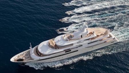 Σαμπάνιες και διαμάντια