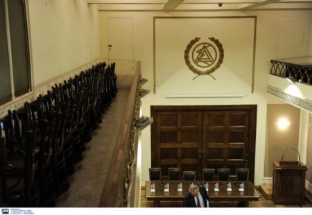 Επεισοδιακό «ναι» από τους δικηγόρους για το δημοψήφισμα