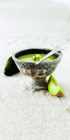 Σούπα με πεπόνι, αγγούρι και αβοκάντο