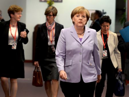 Βερολίνο: Η Μέρκελ σε ρόλο Σόιμπλε