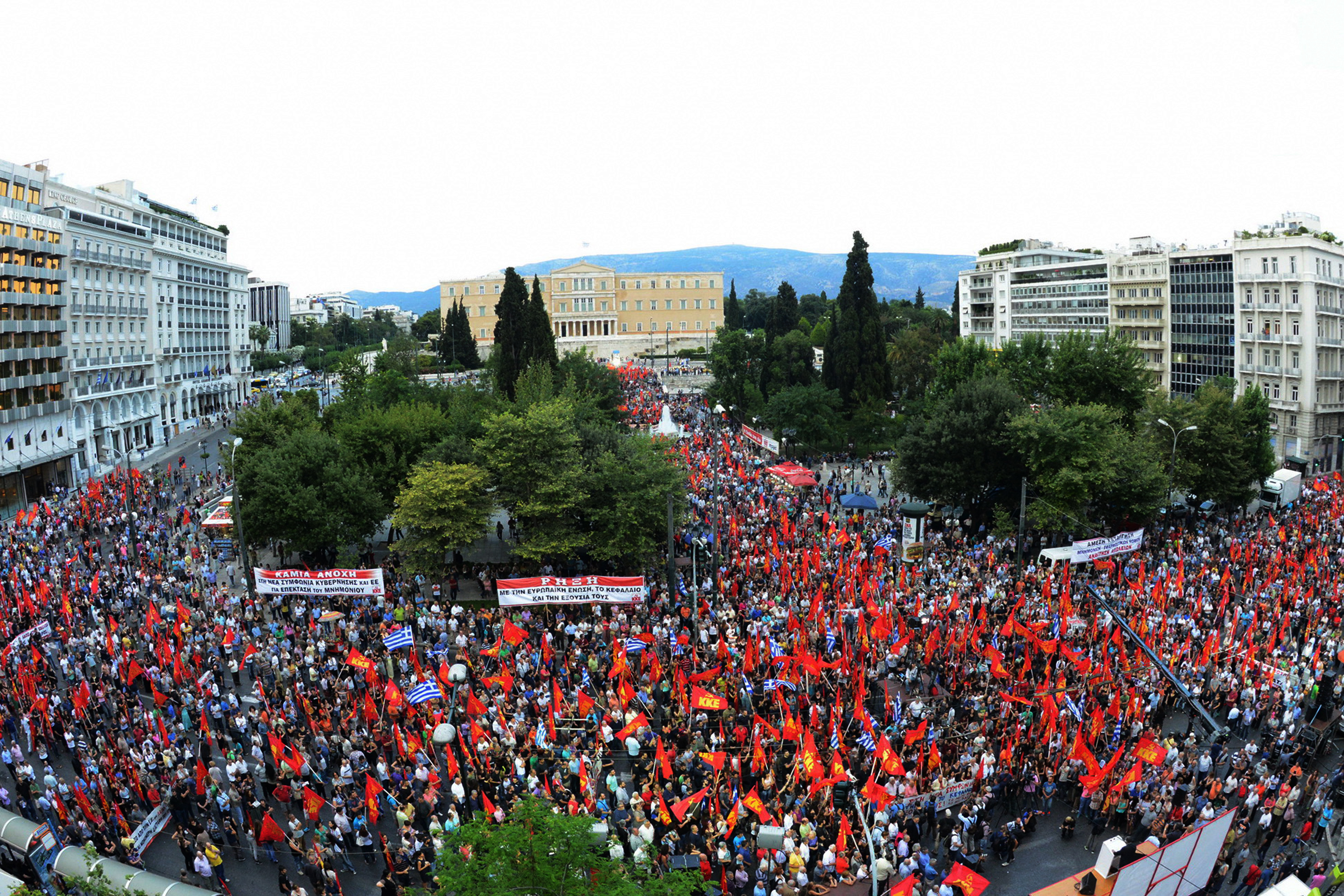 ΚΚΕ: Ανέκδοτο να καταγγέλλει ο Τσίπρας τον εργασιακό μεσαίωνα