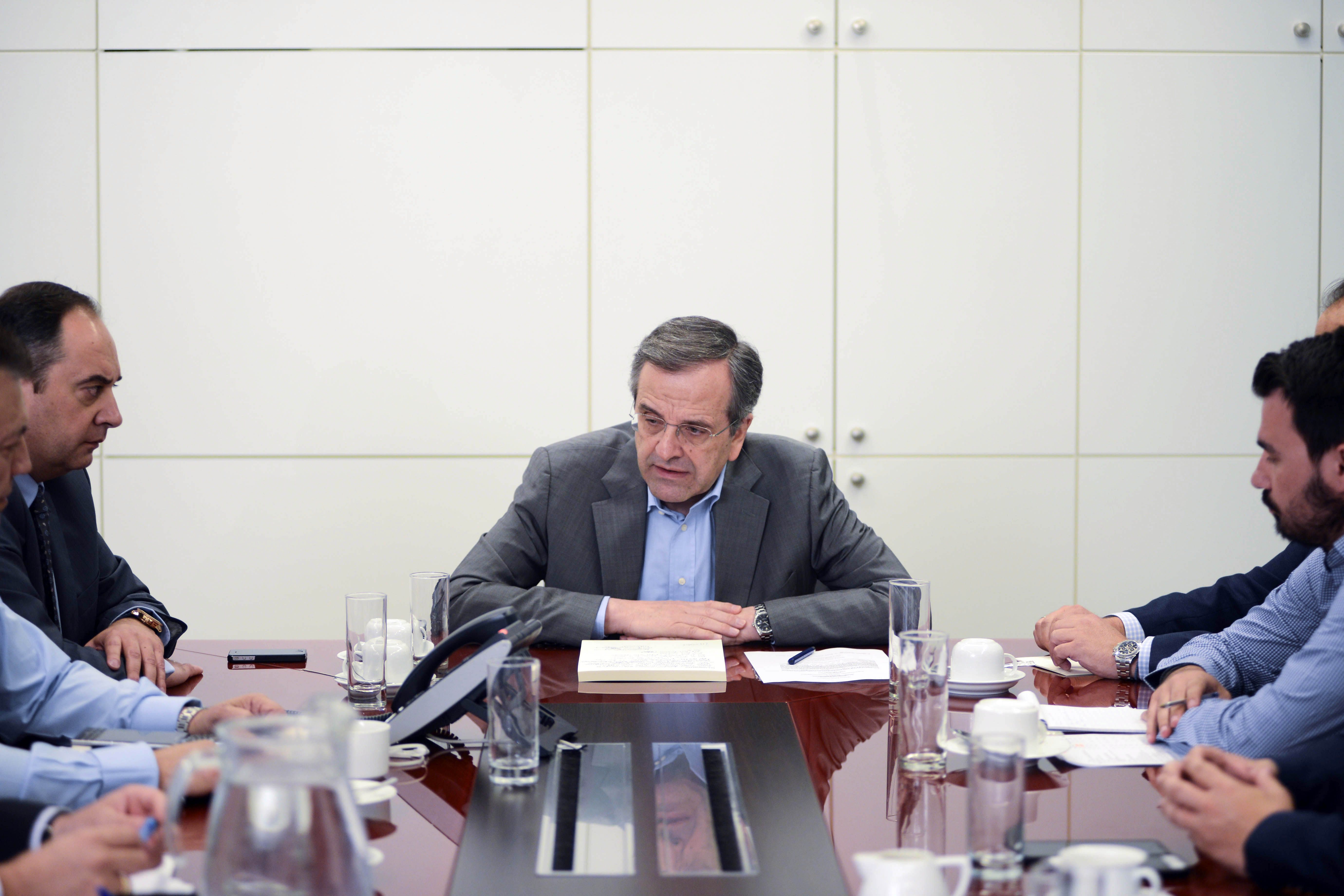 ΝΔ: Παγώνει η πρόταση μομφής κατά της συγκυβέρνησης ΣΥΡΙΖΑ-ΑΝΕΛ