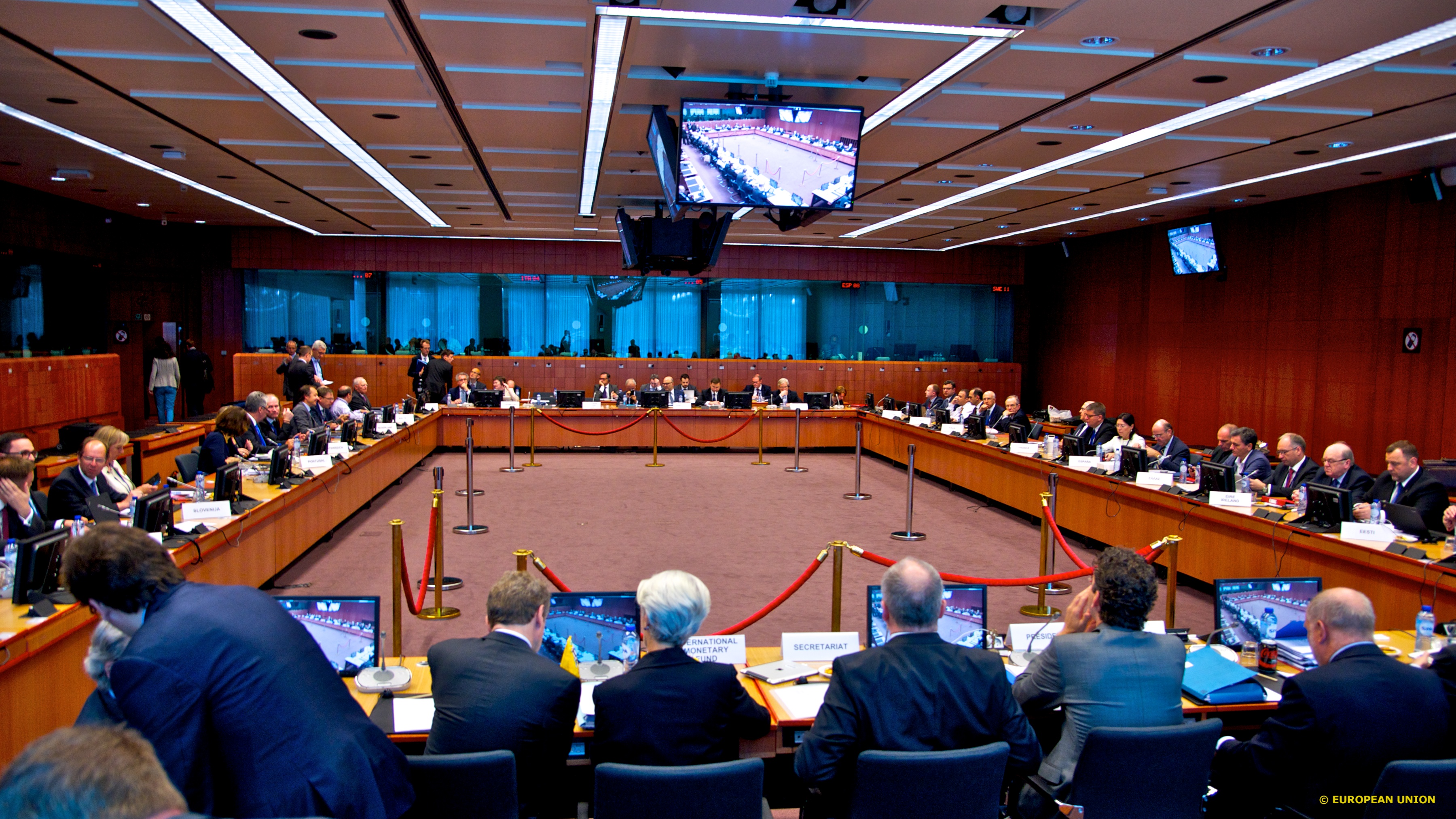 Δραματικές εξελίξεις – Εκτός Eurogroup ο Γ. Βαρουφάκης