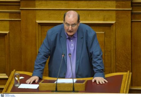 Ν. Φίλης: «Κόβονται» όλες οι αποσπάσεις εκπαιδευτικών από τον Μάιο