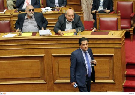 Καβγάς Βούτση – Γεωργιάδη στη Βουλή