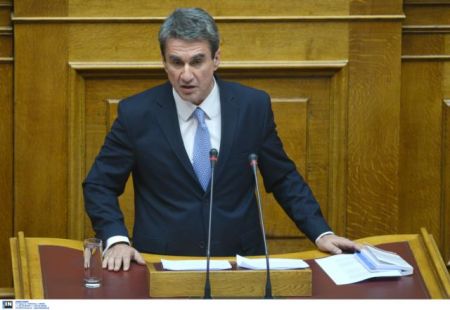 Ανδ. Λοβέρδος: Να προσκληθεί στην εξεταστική της Βουλής ο Βαρουφάκης