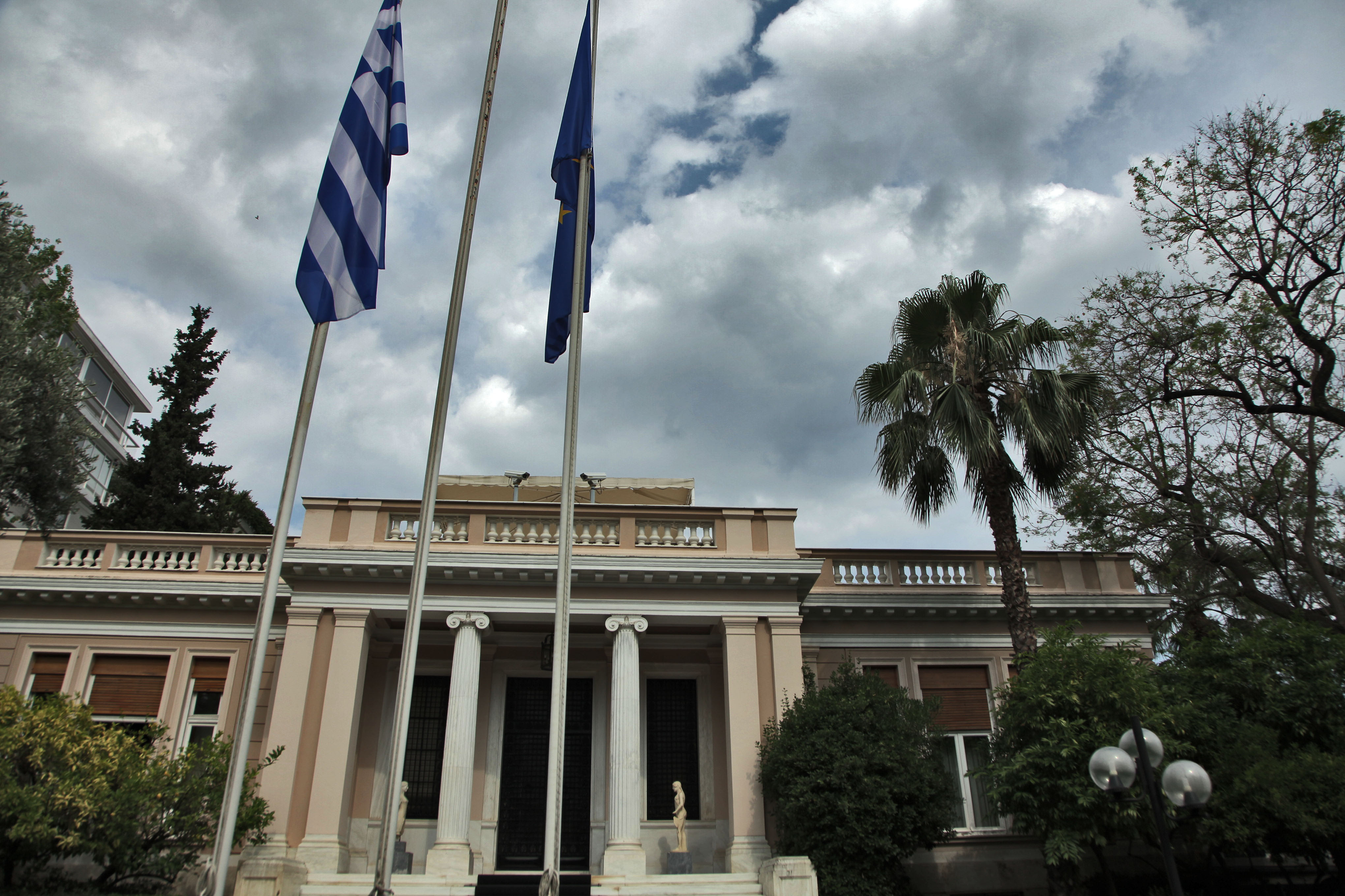 Να μην γίνει δημοψήφισμα λένε Βεργόπουλος, Ρομπόλης και  Μελάς