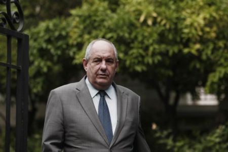 Τέρενς Κουίκ: «Αν γίνουν εκλογές ο Τσίπρας θα βγει ενισχυμένος»