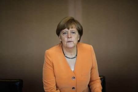 Μέρκελ: Πριν το δημοψήφισμα δεν μπορεί να υπάρξει συζήτηση για νέο πρόγραμμα